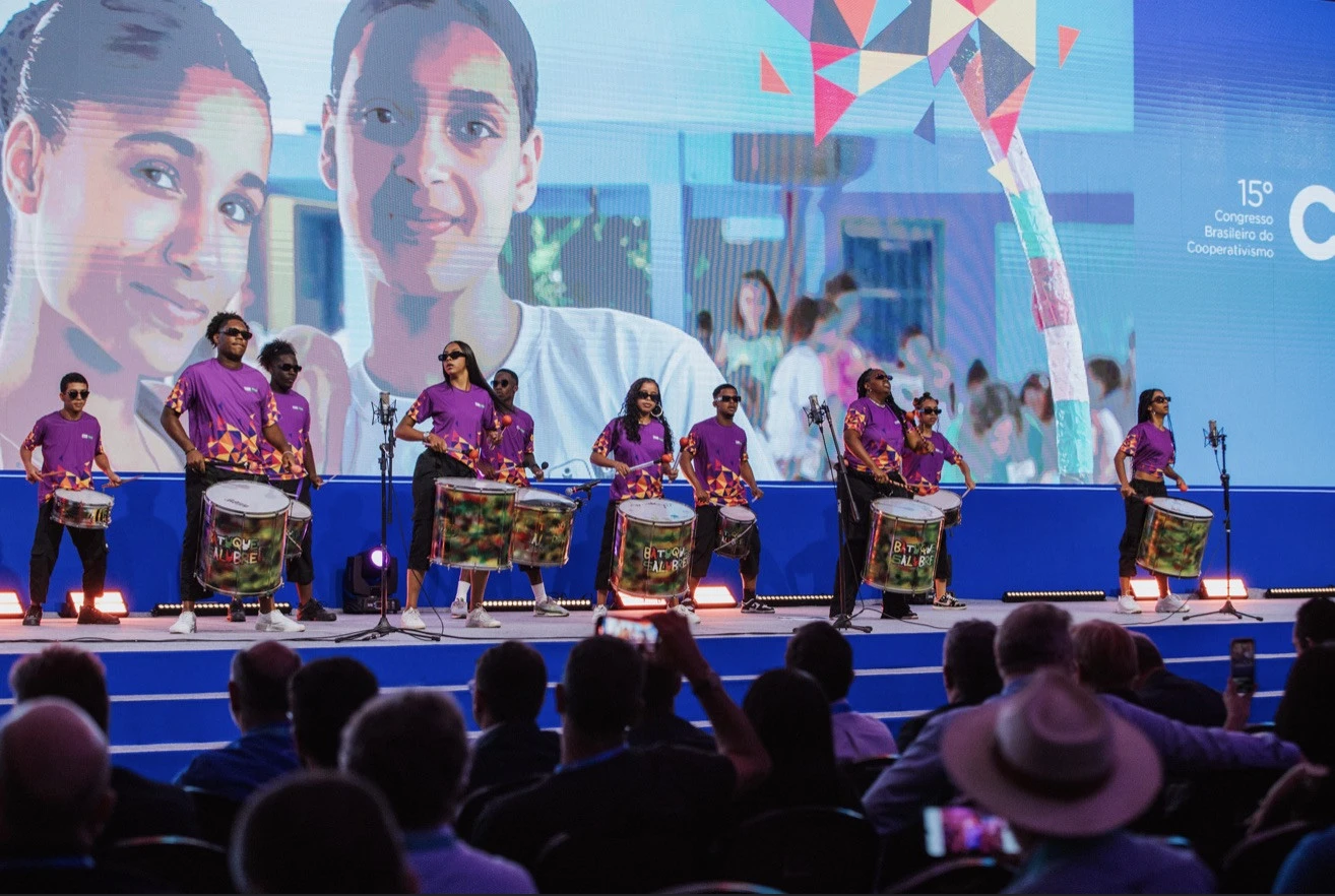 A turma do Batuque Salubre animou o encerramento do 15º&nbsp;CBC