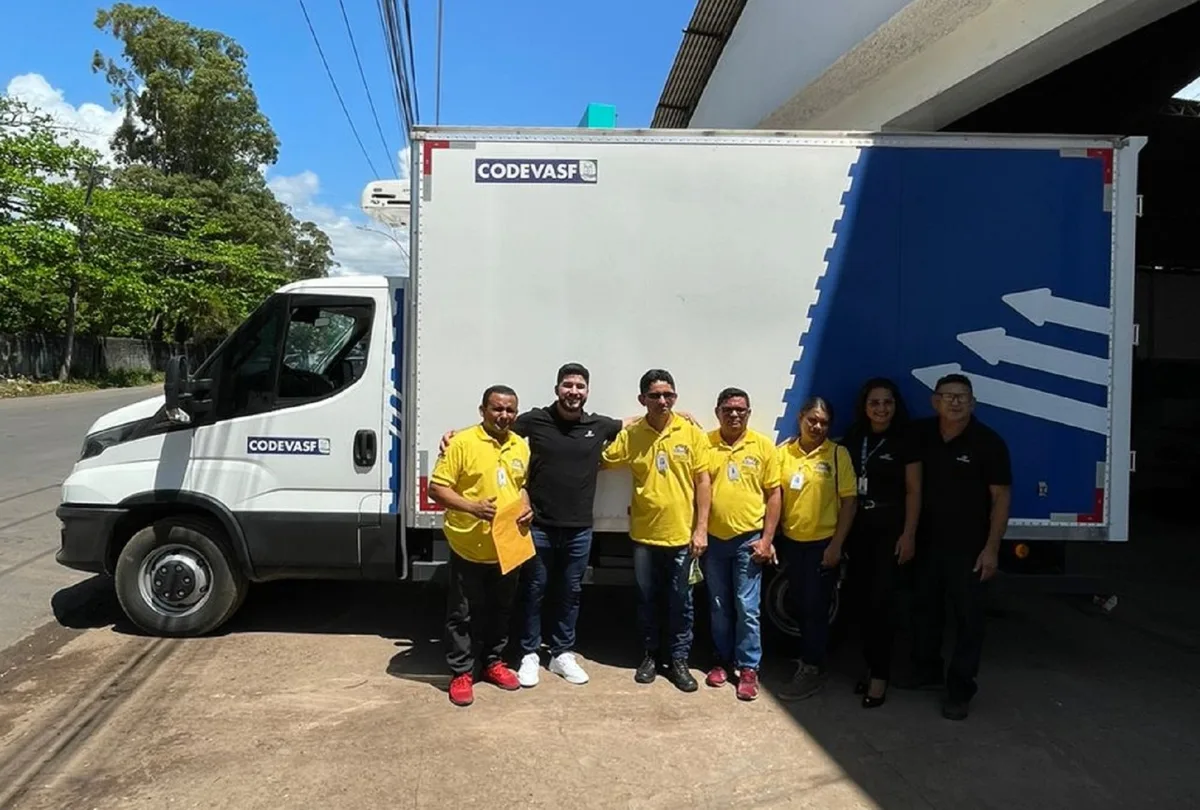 COOPVITÓRIA recebe caminhão frigorífico para escoamento da produção com apoio do Sistema OCB Amapá