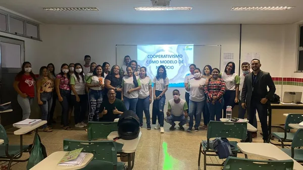 OCB-AP mostra cooperativismo como modelo de negócio para mulheres empreendedoras do IFAP