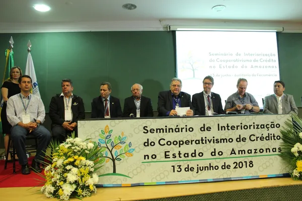 Presidente da OCB-AP participa de evento do Ramo de Crédito em Manaus