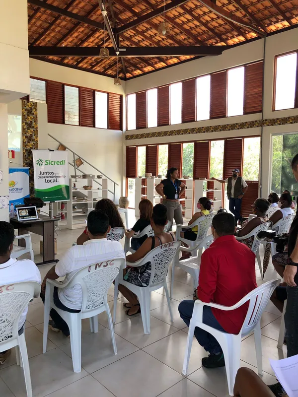 OCB-AP palestra sobre cooperativismo para associações da comunidade do Maruanum