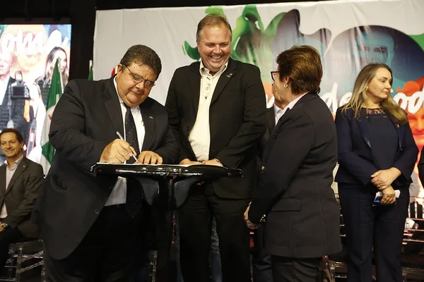 Sistema OCB assina cooperação para o Brasil Mais Cooperativo